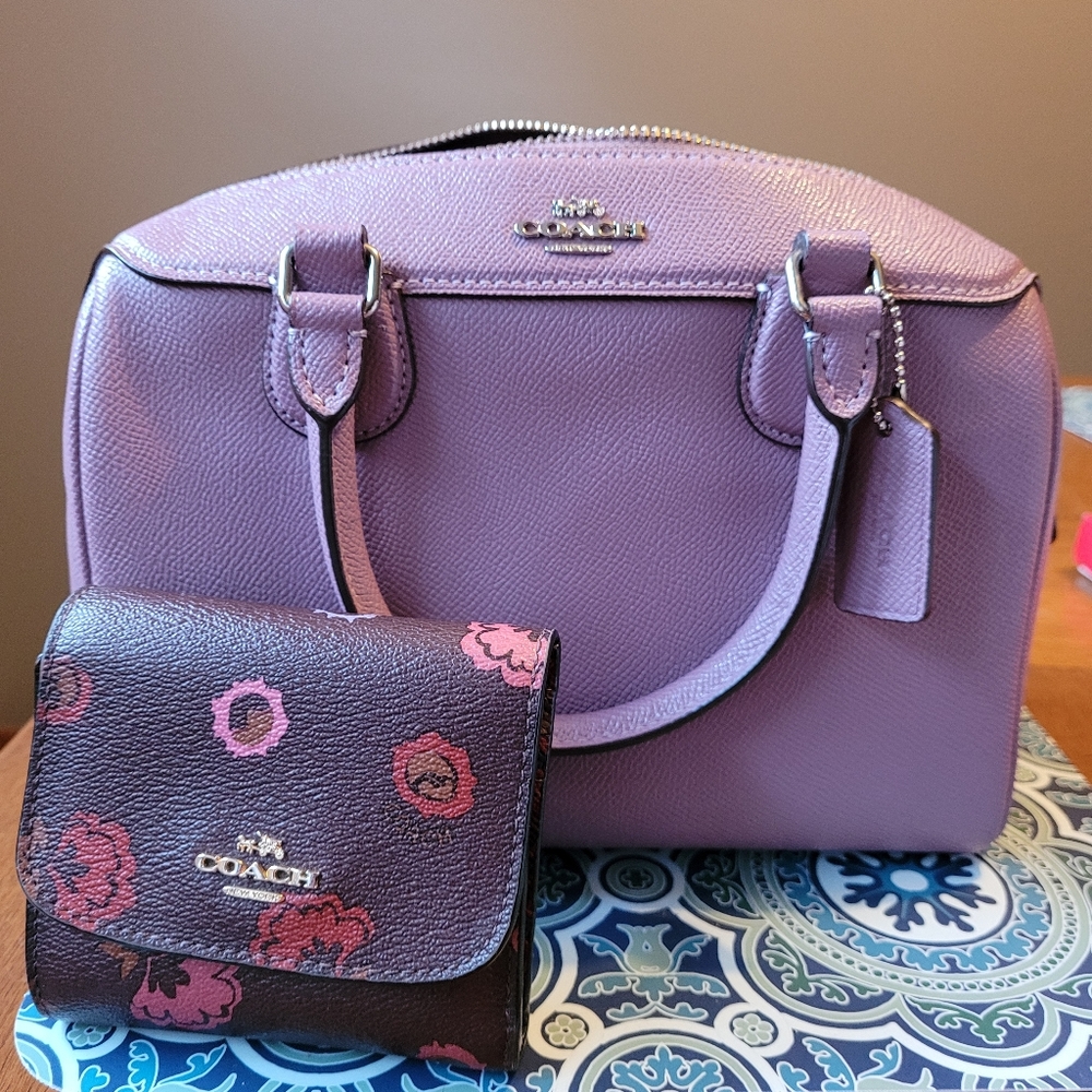 Lavender Coach Purse and wallet! 💜